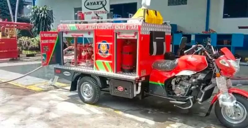 Serahkan Mobil Dan Motor Pemadam Kebakaran, Bupati Konut Minta Tim Damkar Konut Tingkatkan Semangat Kerja 