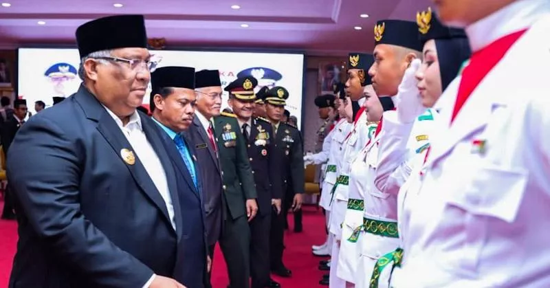 Gubernur Sultra Resmi Kukuhkan 49 Anggota Paskibraka