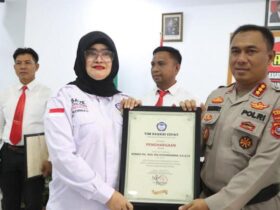 Polresta Kendari Terima Penghargaan Dari Tim Reaksi Cepat PPA Indonesia