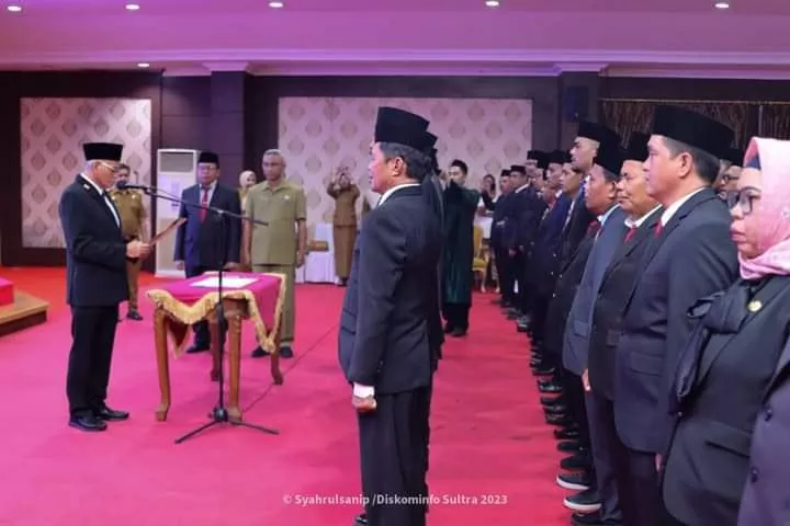 10 Pejabat Eselon ll dan 86 Pejabat Administrator Serta Pengawas Pemprov Sultra Resmi di Lantik,