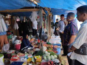 Antisipasi Kelonjakan Harga Sembako Pj Bupati Mubar Sidak Pasar di Wilayahnya